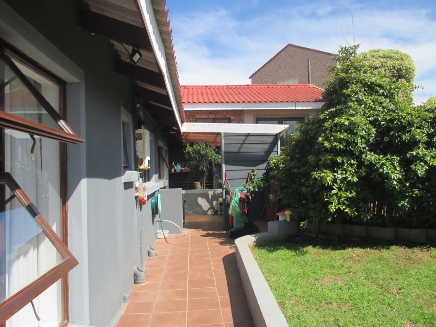 5 Bedroom Property for Sale in Dana Bay Western Cape